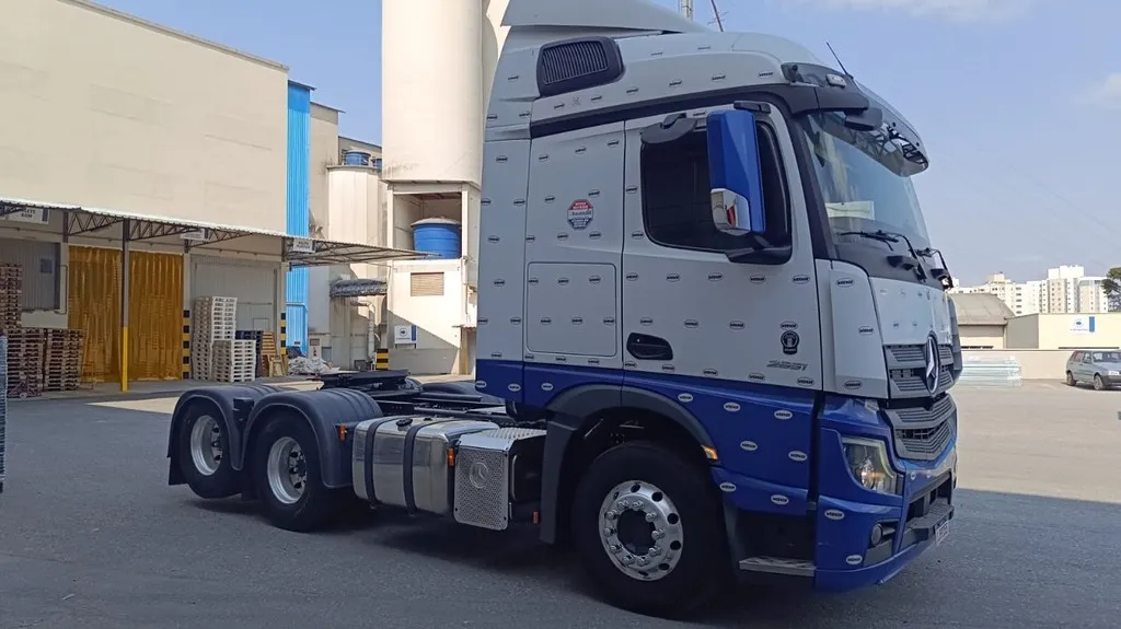 Caminhão MERCEDES BENZ MB 2651 Cavalo Mecânico ANO 2021 de Werner Log na Santa Catarina