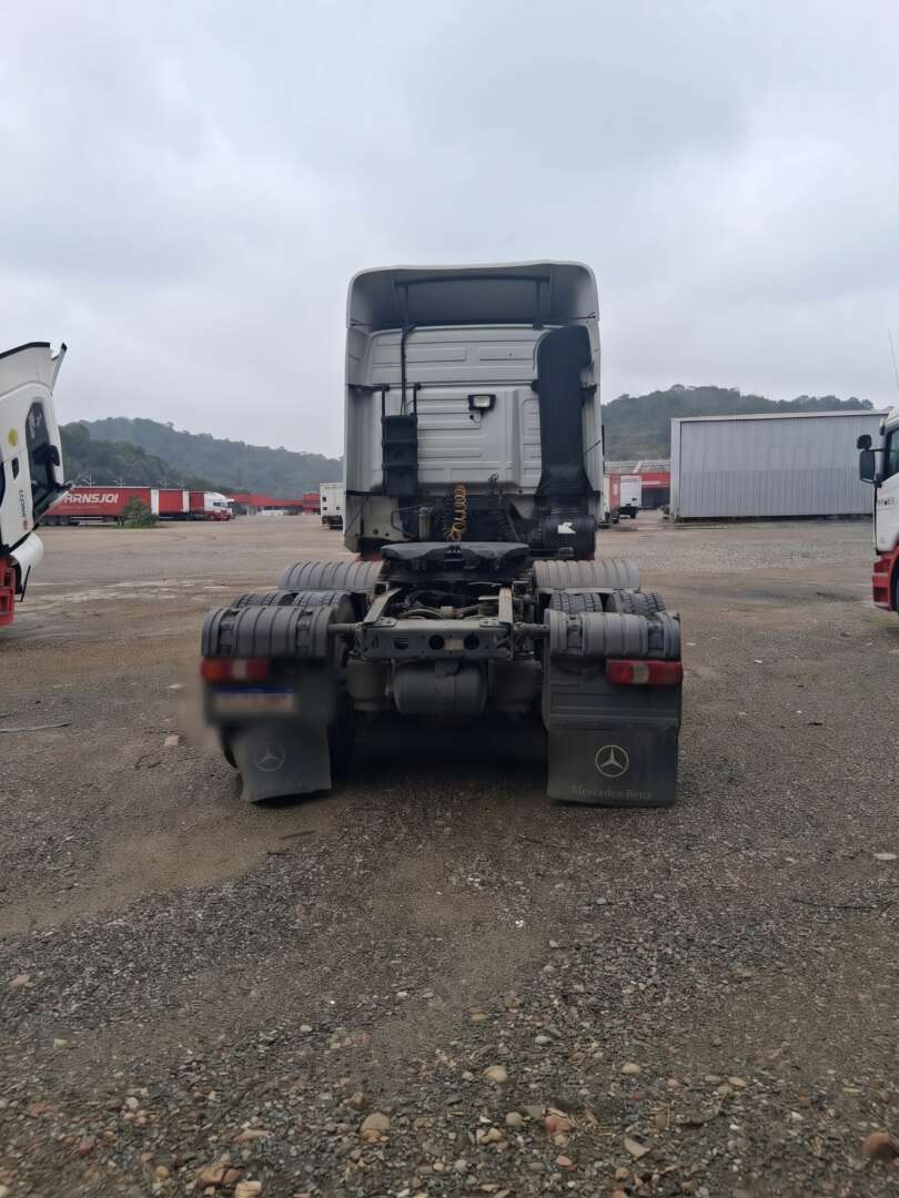 Caminhão MERCEDES BENZ MB 2651 Cavalo Mecânico ANO 2020 de Transjoi Transportes na Santa Catarina
