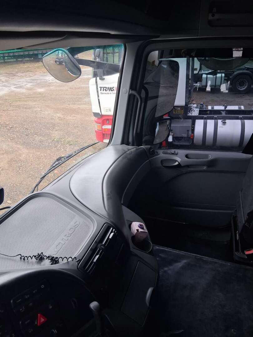 Caminhão MERCEDES BENZ MB 2651 Cavalo Mecânico ANO 2020 de Transjoi Transportes na Santa Catarina