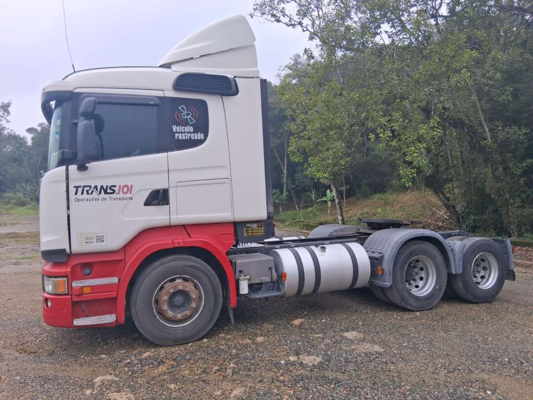 Scania R440 6×2 2017/2018 de Transjoi Transportes na Santa Catarina