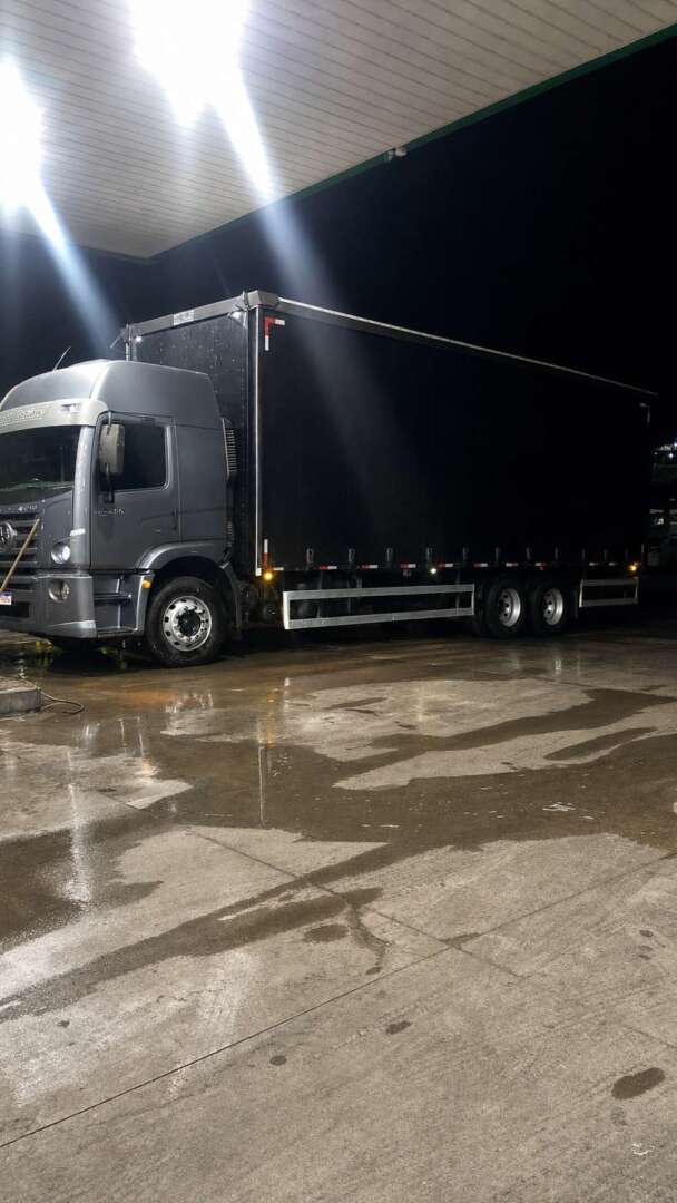 Caminhão VOLKSWAGEN VW 24280 Baú Sider ANO 2021 de Venda Truck Anúncios Curitiba PR no Paraná