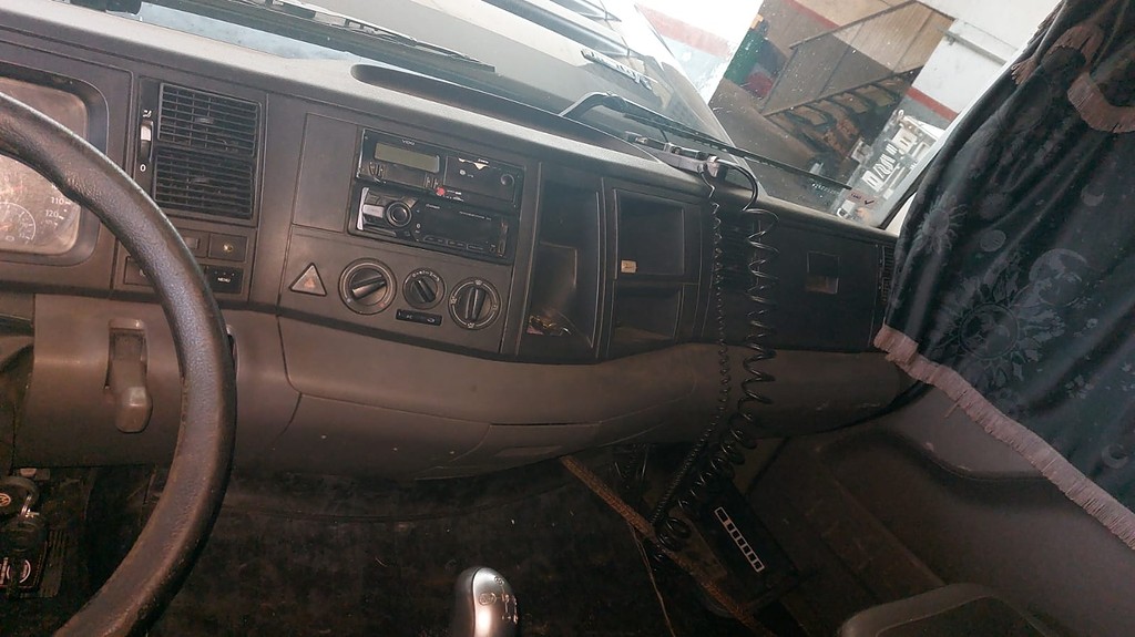 Caminhão VOLKSWAGEN VW 24280 Baú Sider ANO 2021 de Venda Truck Anúncios Curitiba PR no Paraná