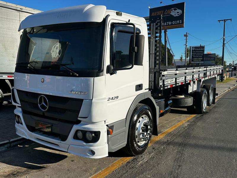 Caminhão MERCEDES BENZ MB 2429 Carroceria ANO 2012 de Michel Car no Paraná