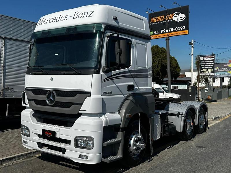 Caminhão MERCEDES BENZ MB 2644 Cavalo Mecânico ANO 2011 de Michel Car no Paraná