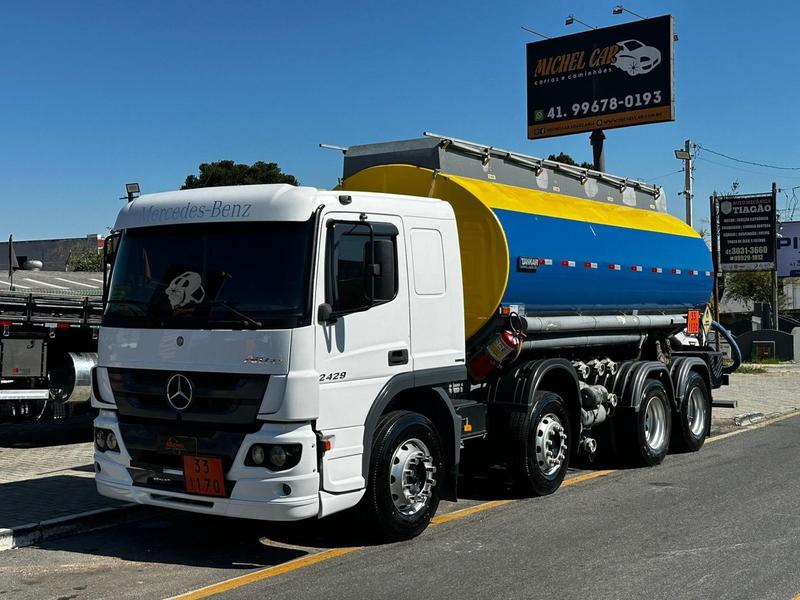 Caminhão MERCEDES BENZ MB 2429 Tanque Aço ANO 2014 de Michel Car no Paraná