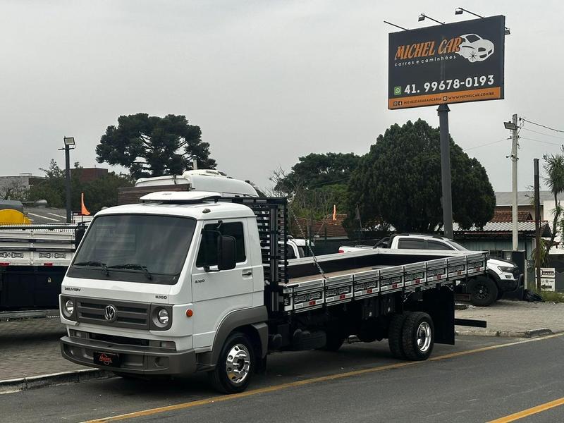 Caminhão VOLKSWAGEN VW 8160 Carroceria ANO 2018 de Michel Car no Paraná