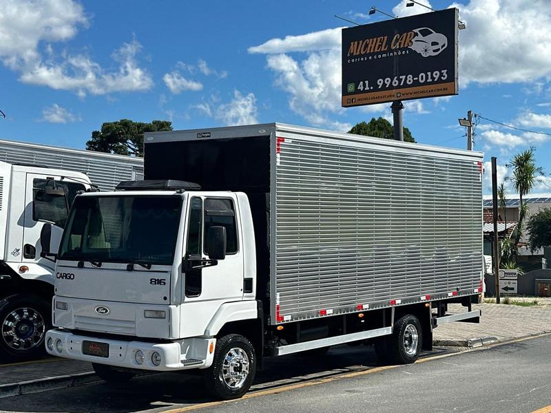 Caminhão FORD CARGO 816 Baú Furgão ANO 2013 de Michel Car no Paraná
