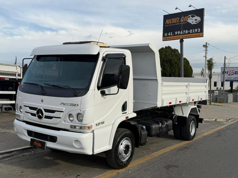 Caminhão MERCEDES BENZ MB 1016 Caçamba Basculante ANO 2012 de Michel Car no Paraná