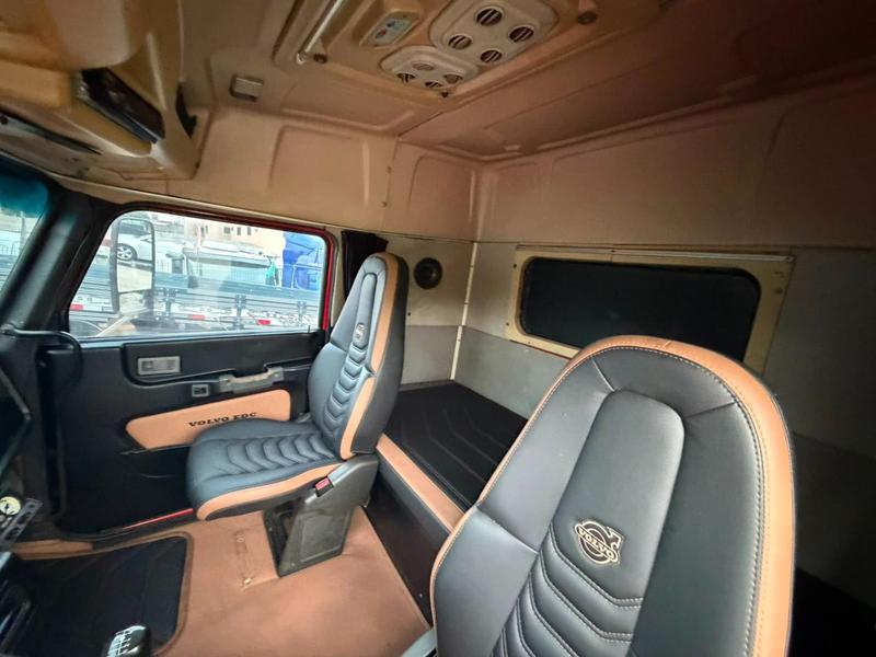 Caminhão VOLVO NL12 360 Cavalo Mecânico ANO 1999 de Michel Car no Paraná