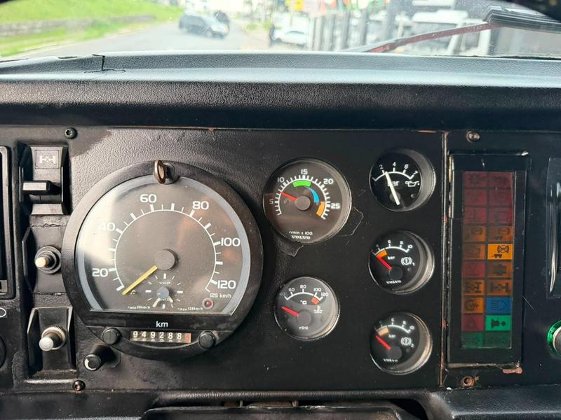Caminhão VOLVO NL12 360 Cavalo Mecânico ANO 1999 de Michel Car no Paraná