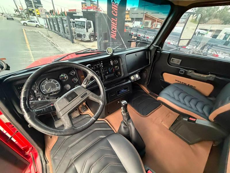Caminhão VOLVO NL12 360 Cavalo Mecânico ANO 1999 de Michel Car no Paraná