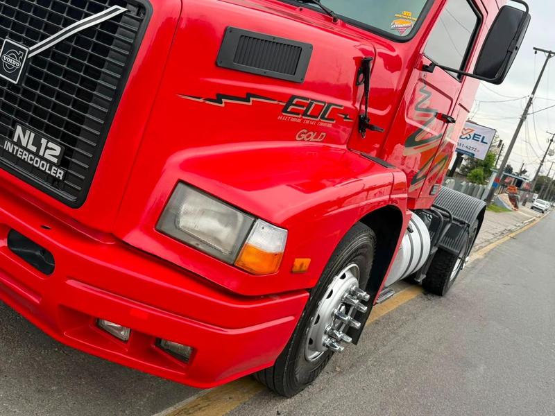 Caminhão VOLVO NL12 360 Cavalo Mecânico ANO 1999 de Michel Car no Paraná