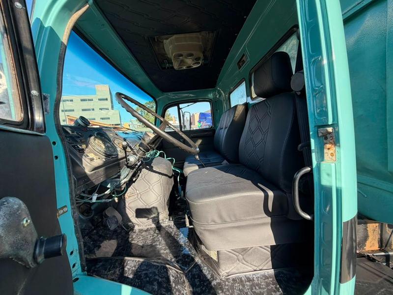 Caminhão MERCEDES BENZ MB 2220 Caçamba Basculante ANO 1987 de Michel Car no Paraná