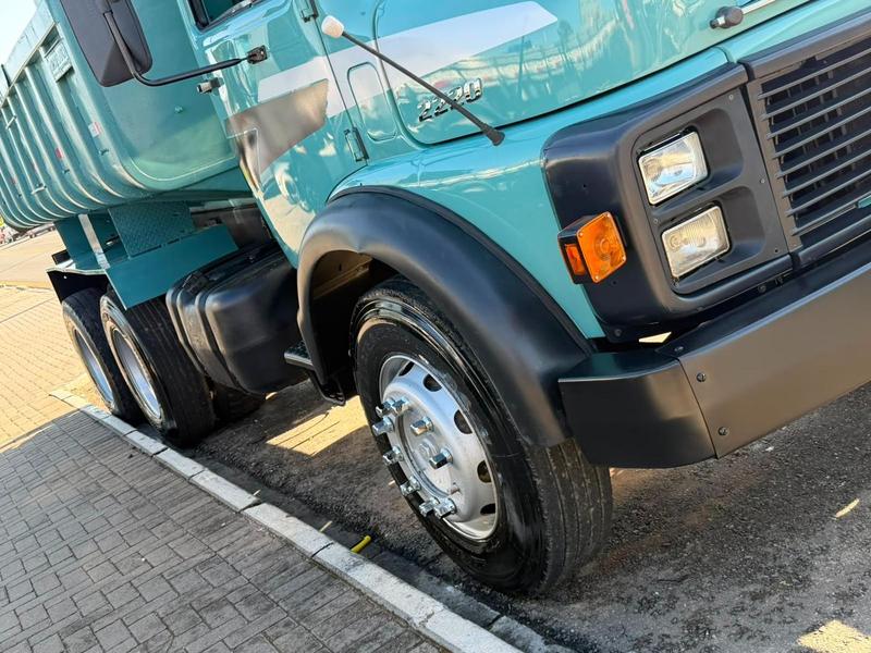 Caminhão MERCEDES BENZ MB 2220 Caçamba Basculante ANO 1987 de Michel Car no Paraná