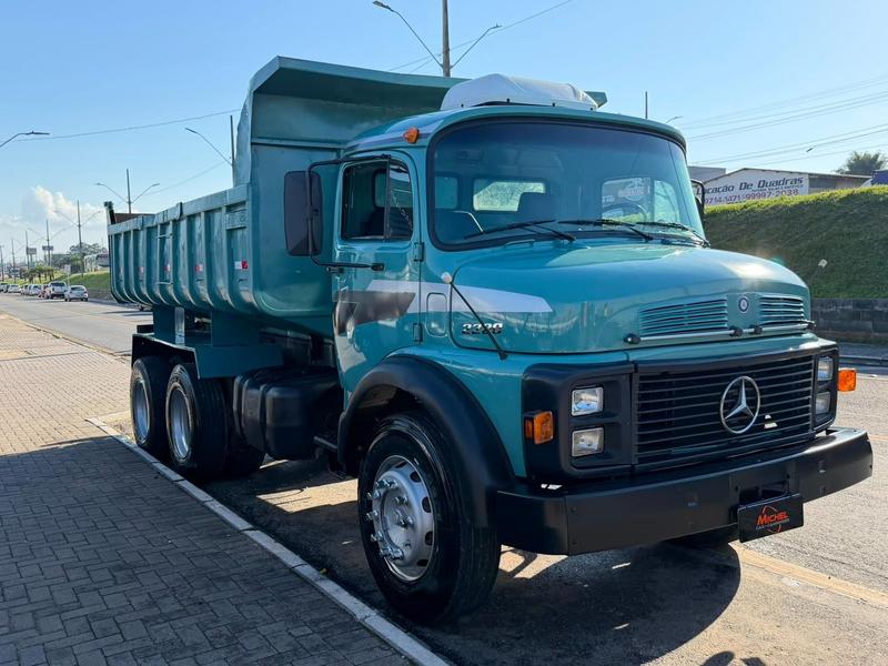 Caminhão MERCEDES BENZ MB 2220 Caçamba Basculante ANO 1987 de Michel Car no Paraná