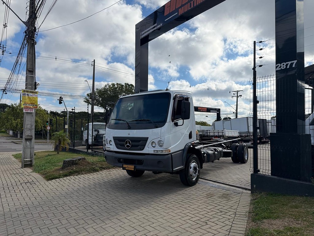 Caminhão MERCEDES BENZ MB 1016 Chassis ANO 2021 de Gauchinho Multimarcas no Paraná