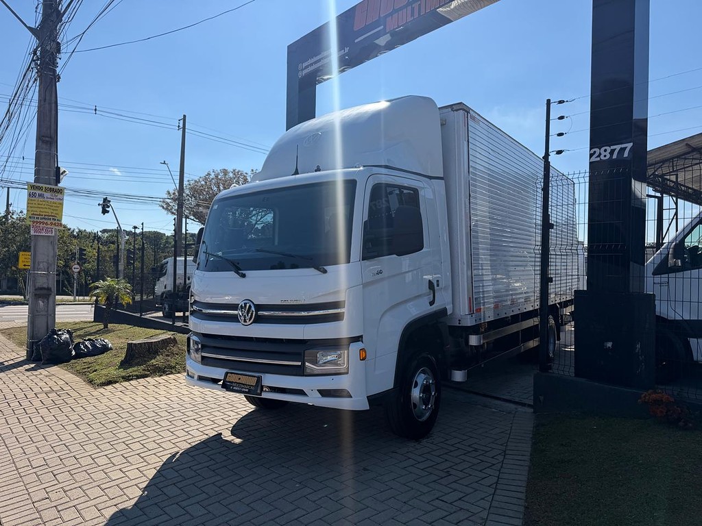 Caminhão VOLKSWAGEN VW 11180 Baú Furgão ANO 2025 de Gauchinho Multimarcas no Paraná