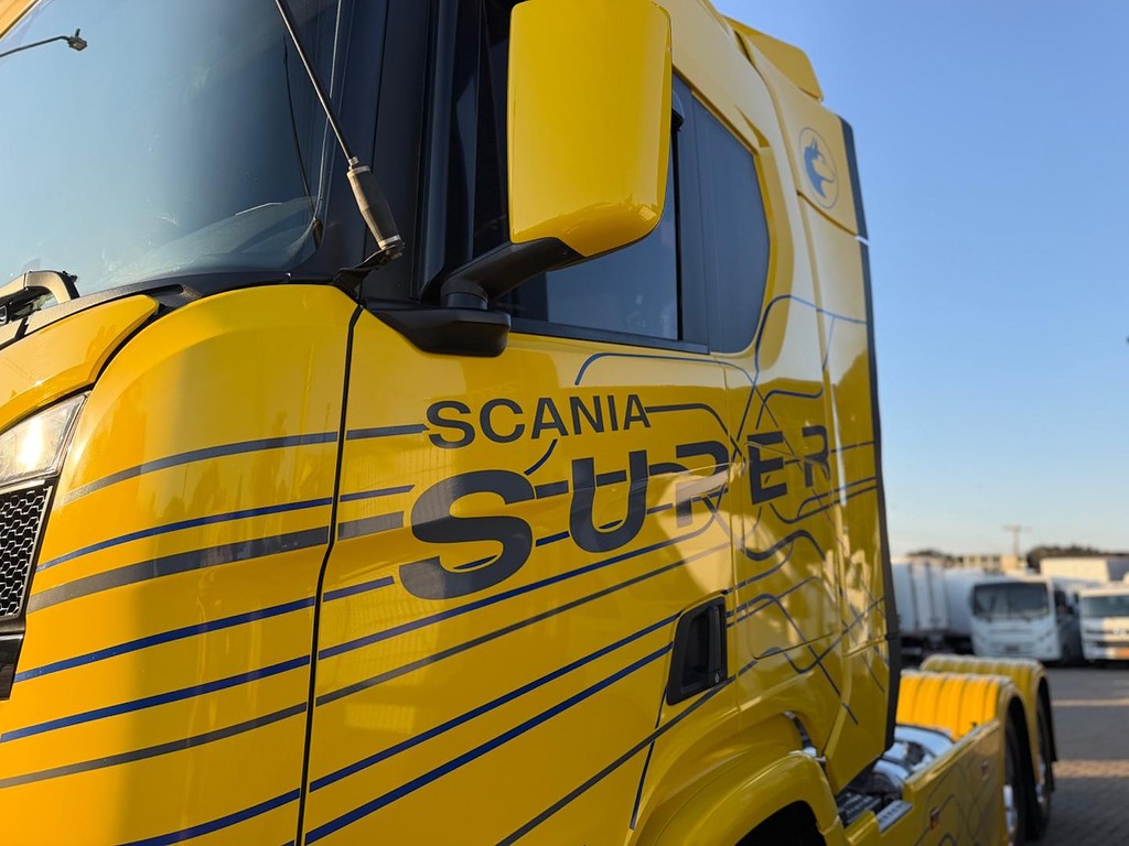 Caminhão SCANIA 460 Cavalo Mecânico ANO 2024 de Gauchinho Multimarcas no Paraná