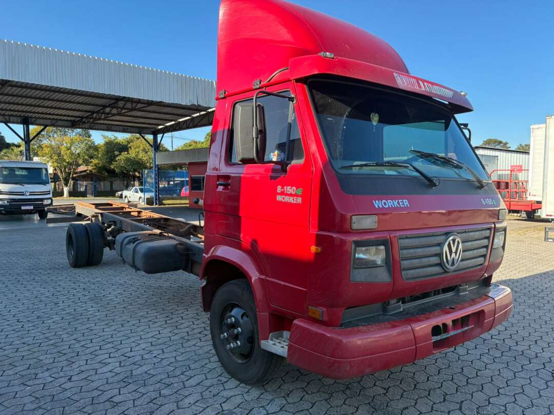 Caminhão VOLKSWAGEN VW 8150 Chassis ANO 2006 de Vieira Caminhões no Paraná