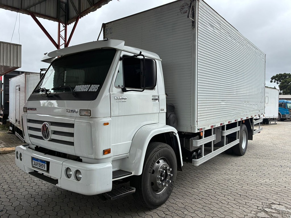 Caminhão VOLKSWAGEN VW 13190 Baú Furgão ANO 2013 de Vieira Caminhões no Paraná