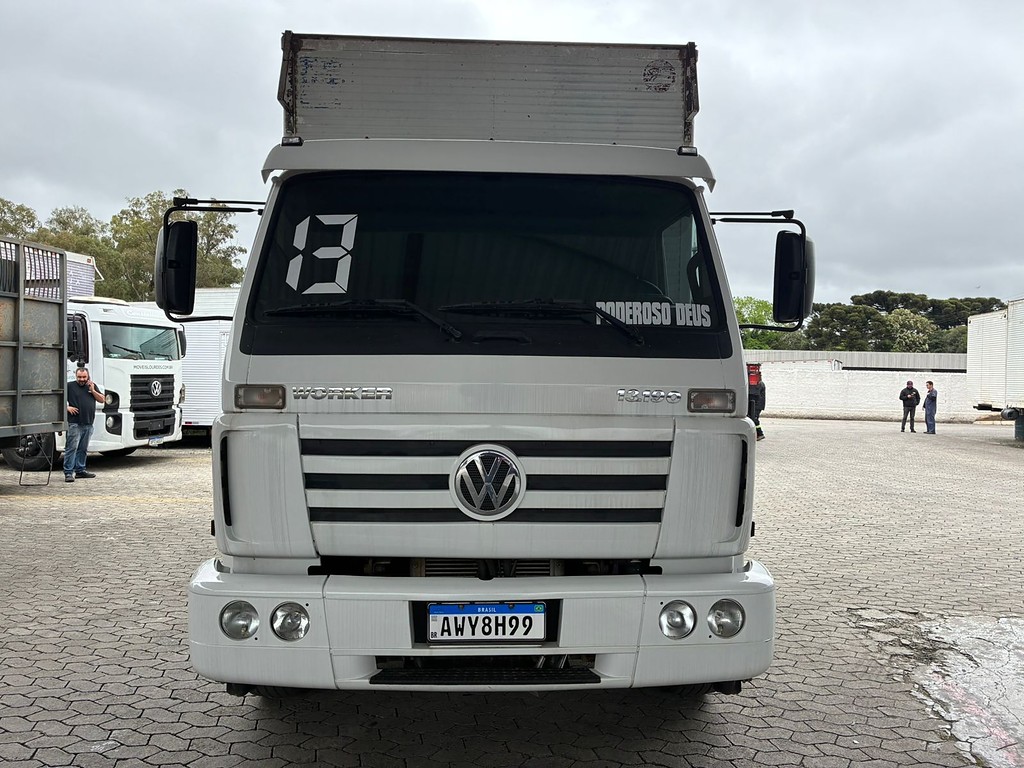 Caminhão VOLKSWAGEN VW 13190 Baú Furgão ANO 2013 de Vieira Caminhões no Paraná