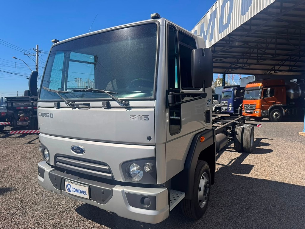 Caminhão FORD CARGO 816 Chassis ANO 2014 de Comovel Veículos em São Paulo