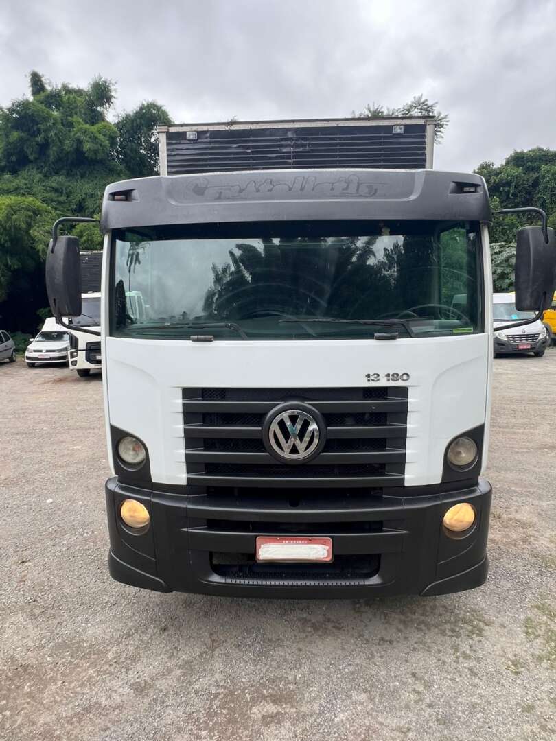 Caminhão VOLKSWAGEN VW 13180 Baú Furgão + Plataforma Elevatória ANO 2009 de Venda Truck Anuncios Osasco SP em São Paulo