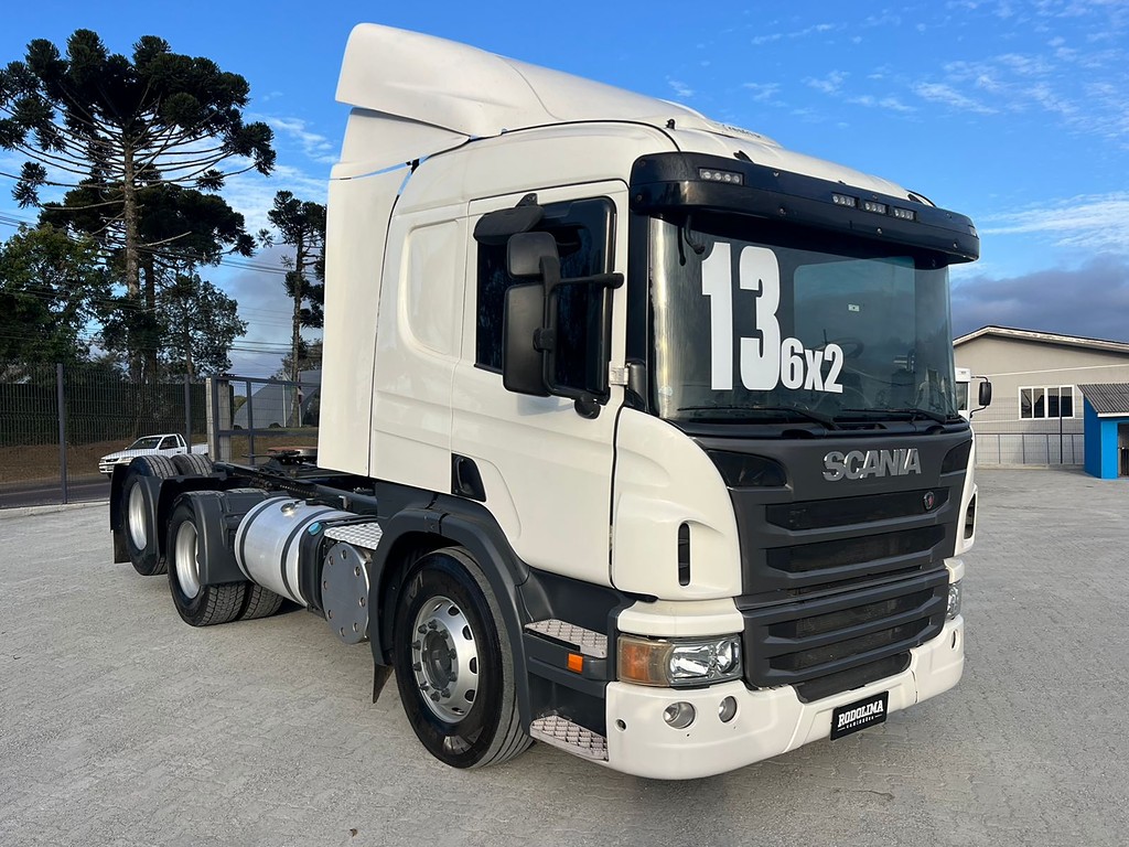 Caminhão SCANIA P360 Cavalo Mecânico ANO 2013 de Rodolima Caminhoes no Paraná