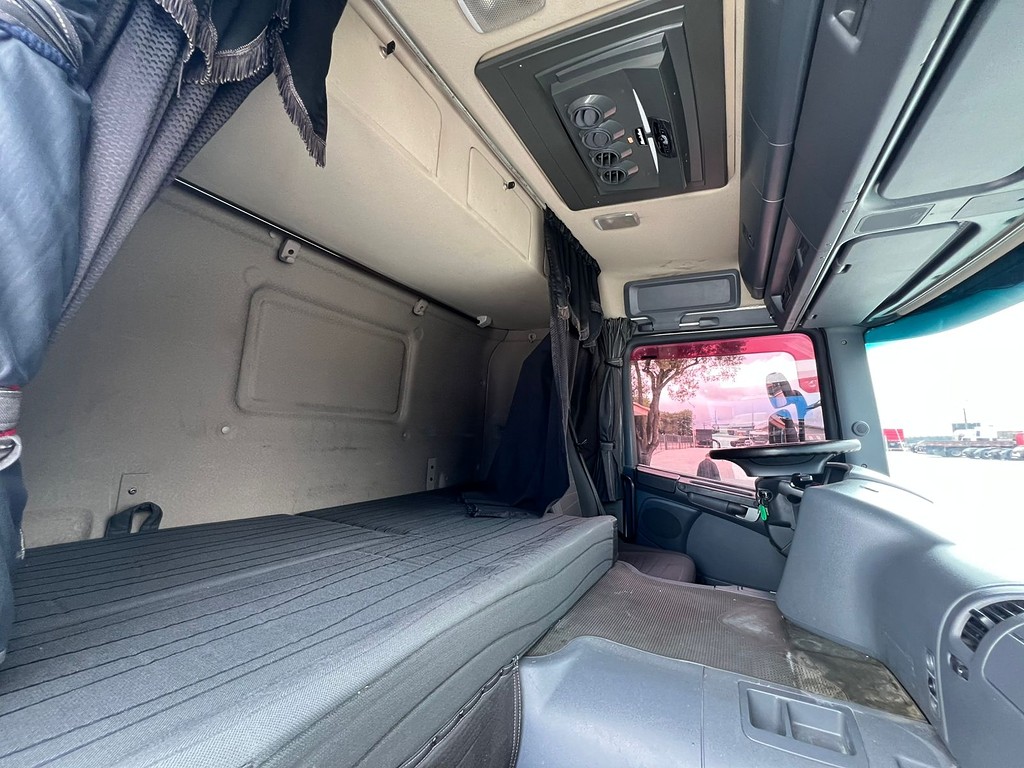 Caminhão SCANIA P360 Cavalo Mecânico ANO 2016 de Rodolima Caminhoes no Paraná