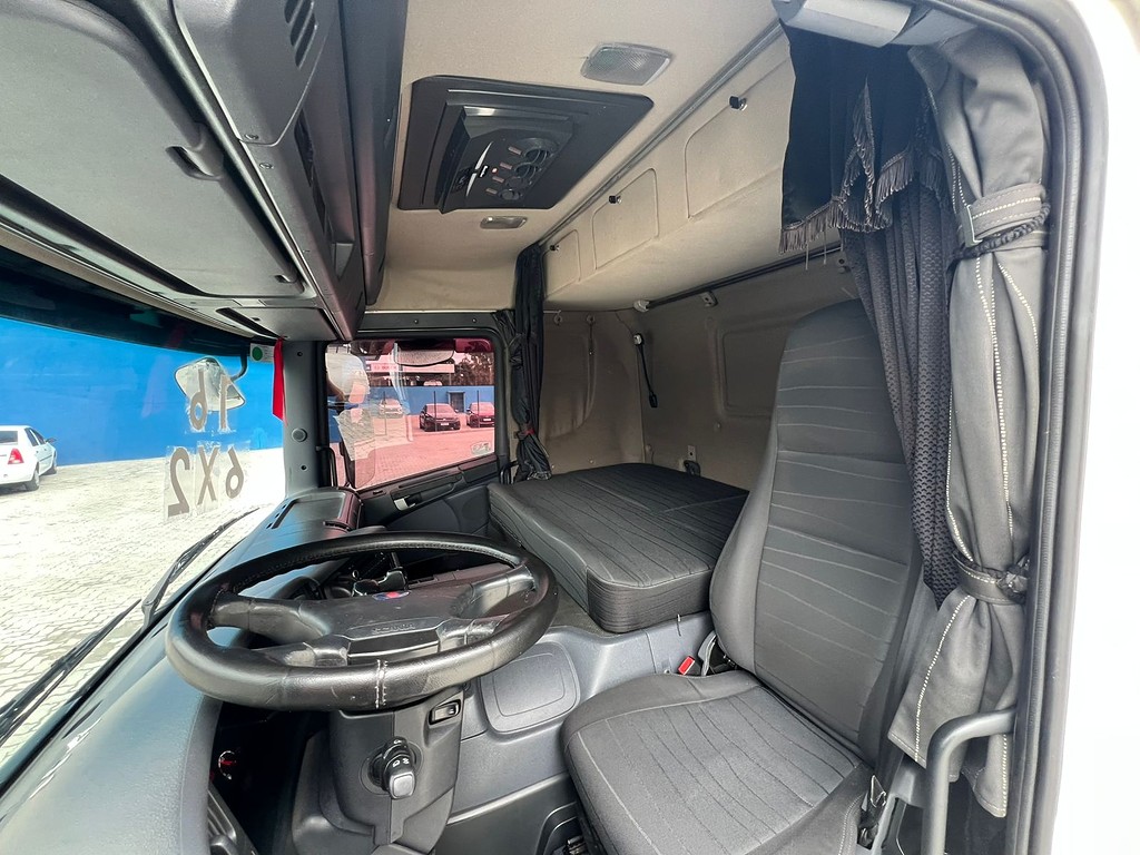 Caminhão SCANIA P360 Cavalo Mecânico ANO 2016 de Rodolima Caminhoes no Paraná