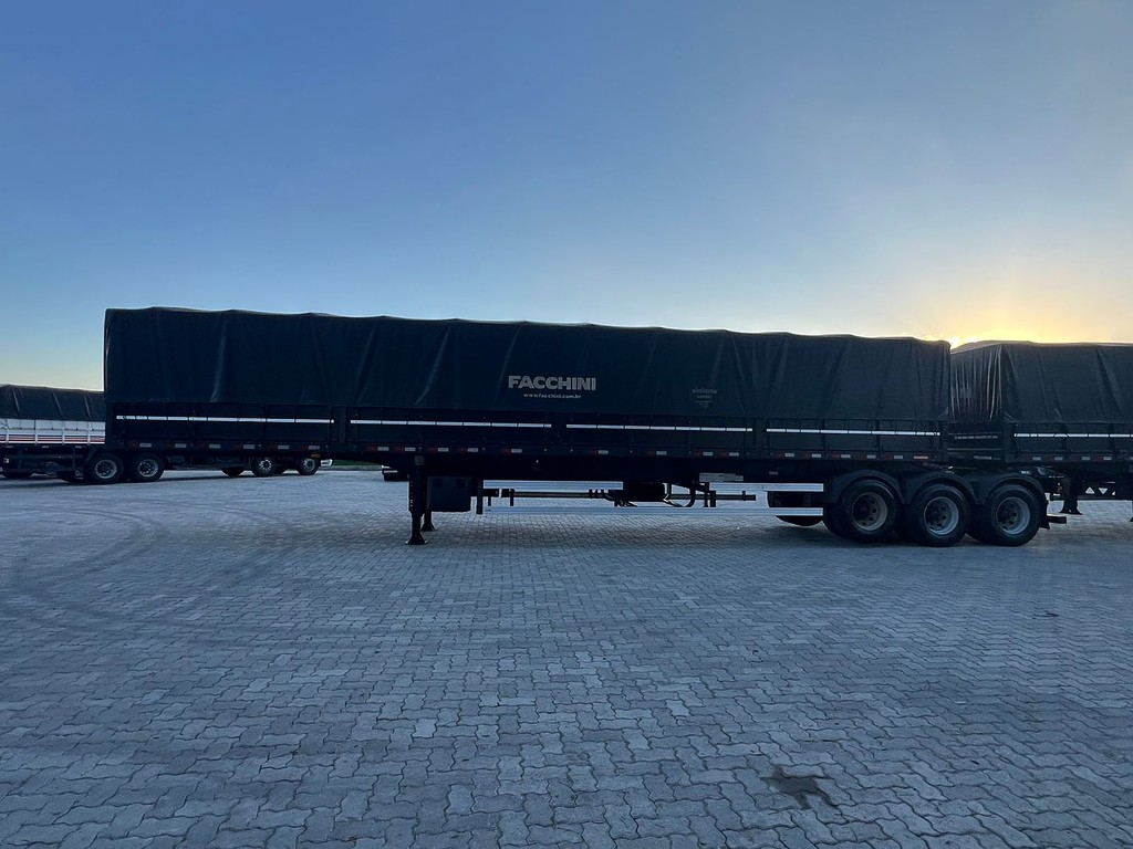 Carreta BITREM 9 EIXOS GRANELEIRO Facchini ANO 2024 9 Eixos de Rodolima Caminhoes no Paraná