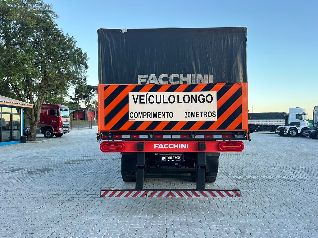 Carreta BITREM 9 EIXOS GRANELEIRO Facchini ANO 2024 9 Eixos de Rodolima Caminhoes no Paraná