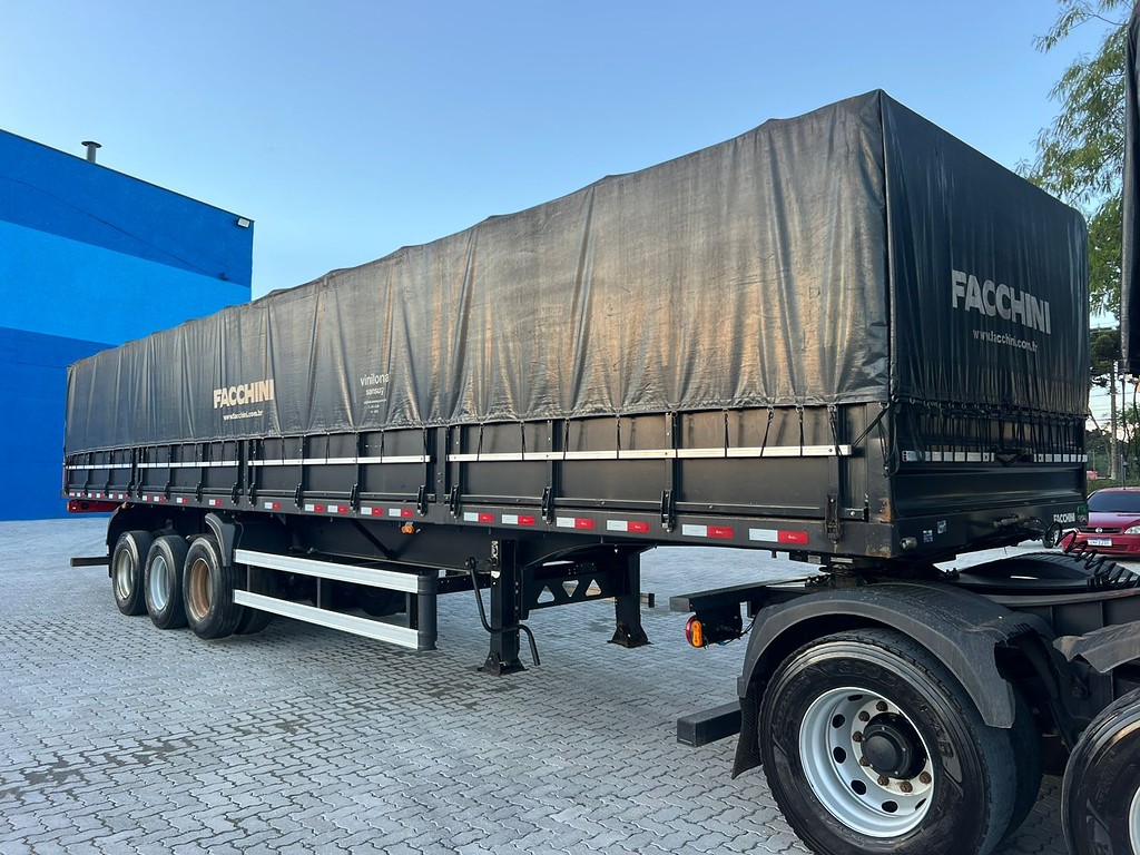 Carreta BITREM 9 EIXOS GRANELEIRO Facchini ANO 2024 9 Eixos de Rodolima Caminhoes no Paraná