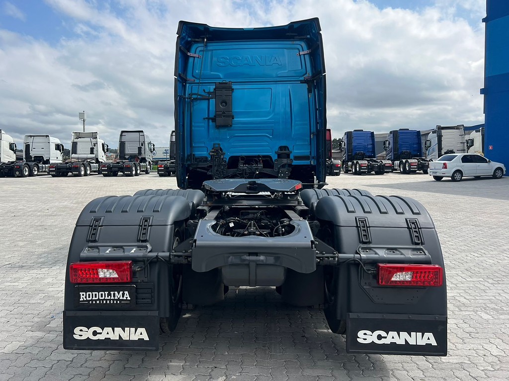 Caminhão SCANIA 450 Cavalo Mecânico ANO 2023 de Rodolima Caminhoes no Paraná