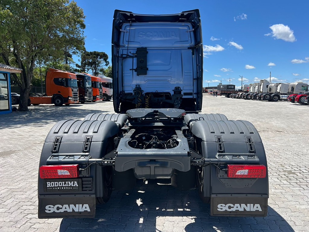 Caminhão SCANIA 450 Cavalo Mecânico ANO 2023 de Rodolima Caminhoes no Paraná