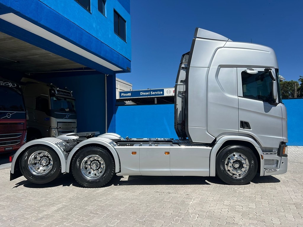 Caminhão SCANIA 450 Cavalo Mecânico ANO 2023 de Rodolima Caminhoes no Paraná