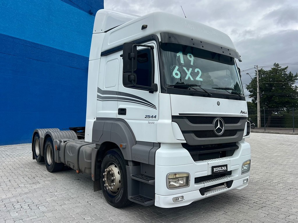 Caminhão MERCEDES BENZ MB 2544 Cavalo Mecânico ANO 2019 de Rodolima Caminhoes no Paraná