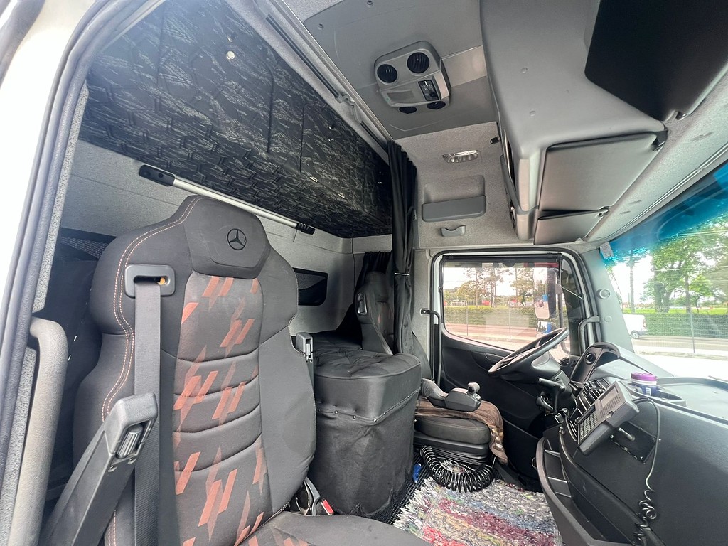 Caminhão MERCEDES BENZ MB 2544 Cavalo Mecânico ANO 2019 de Rodolima Caminhoes no Paraná