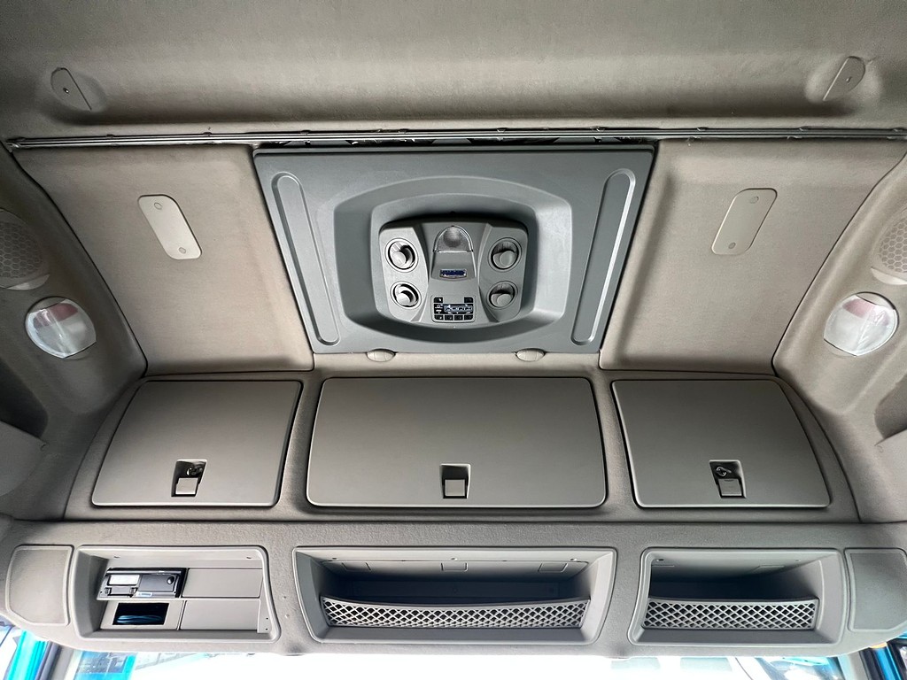 Caminhão IVECO HI WAY 440 Cavalo Mecânico ANO 2022 de Rodolima Caminhoes no Paraná