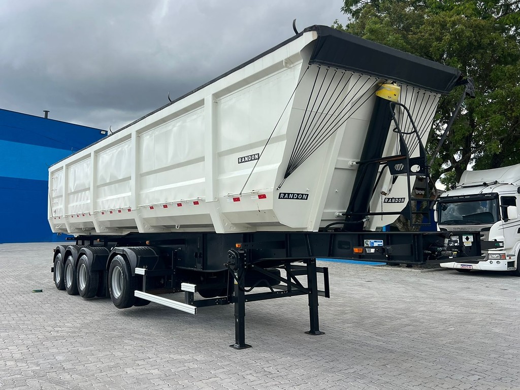Carreta SEMI-REBOQUE BASCULANTE Randon ANO 2023 4 Eixos de Rodolima Caminhoes no Paraná