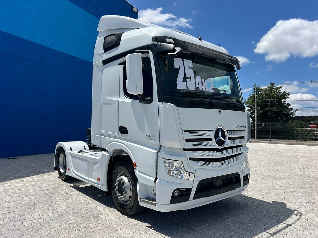 Caminhão MERCEDES BENZ MB 2045 Cavalo Mecânico ANO 2025 de Rodolima Caminhoes no Paraná
