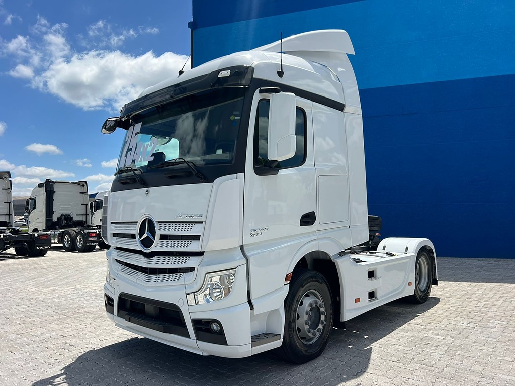 Caminhão MERCEDES BENZ MB 2045 Cavalo Mecânico ANO 2025 de Rodolima Caminhoes no Paraná