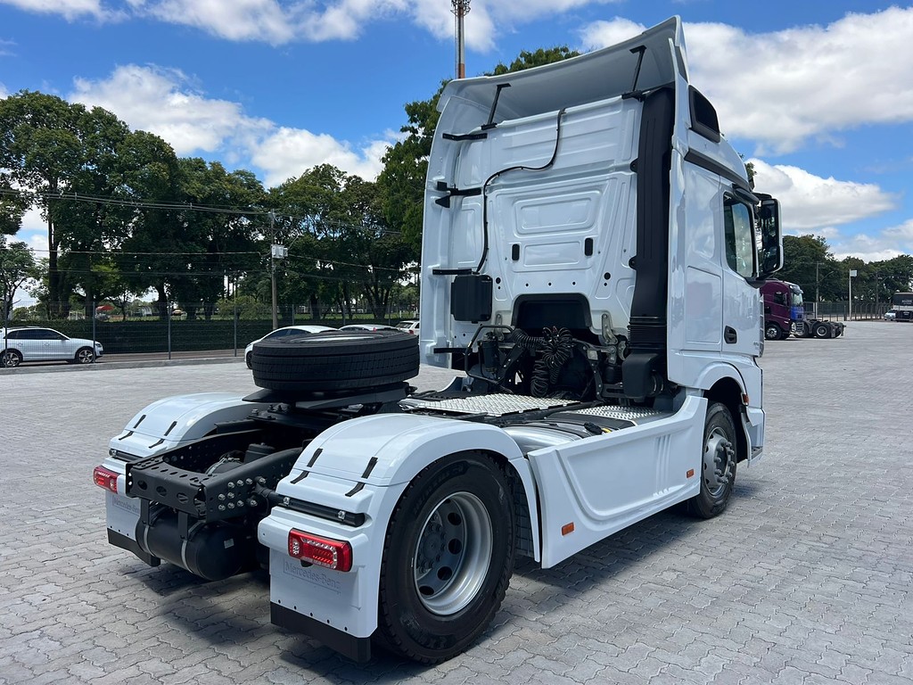 Caminhão MERCEDES BENZ MB 2045 Cavalo Mecânico ANO 2025 de Rodolima Caminhoes no Paraná