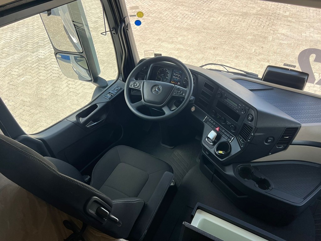 Caminhão MERCEDES BENZ MB 2045 Cavalo Mecânico ANO 2025 de Rodolima Caminhoes no Paraná