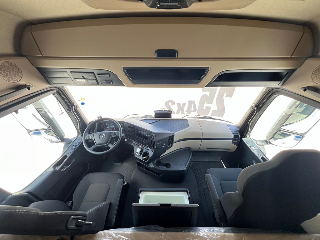 Caminhão MERCEDES BENZ MB 2045 Cavalo Mecânico ANO 2025 de Rodolima Caminhoes no Paraná