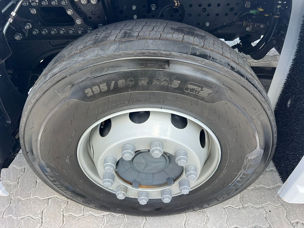 Caminhão MERCEDES BENZ MB 2045 Cavalo Mecânico ANO 2025 de Rodolima Caminhoes no Paraná