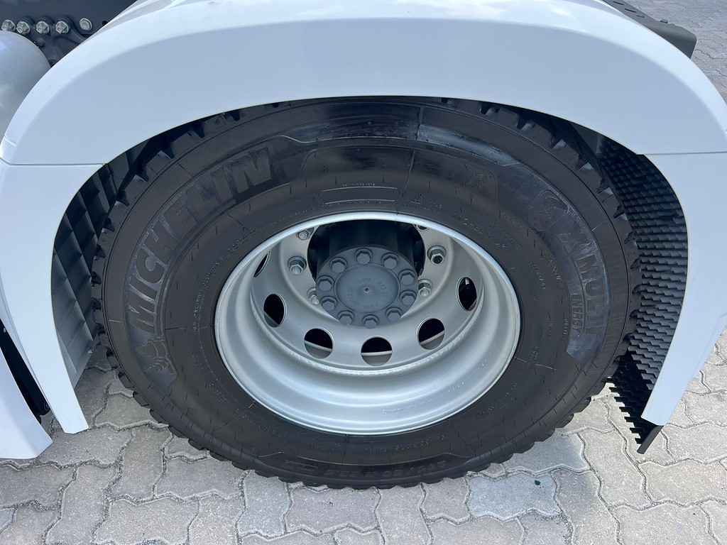 Caminhão MERCEDES BENZ MB 2045 Cavalo Mecânico ANO 2025 de Rodolima Caminhoes no Paraná