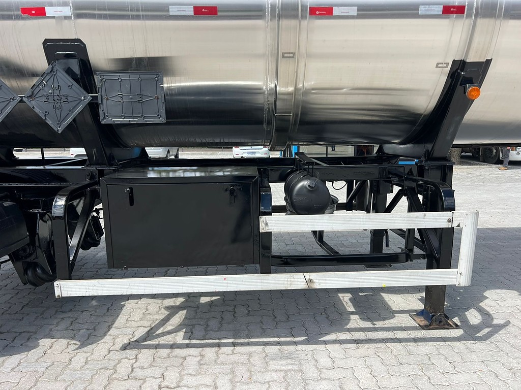 Carreta SEMI-REBOQUE TANQUE INOX Rhodoss ANO 2013 1+1+1 Vanderleia de Rodolima Caminhoes no Paraná