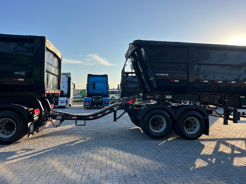 Carreta BITREM 9 EIXOS BASCULANTE Randon ANO 2023 6 Eixos de Rodolima Caminhoes no Paraná