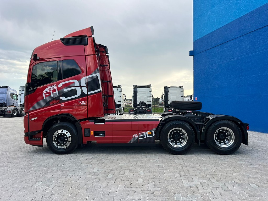 Caminhão VOLVO FH 540 Cavalo Mecânico ANO 2025 de Rodolima Caminhoes no Paraná
